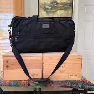 Tumi Large Black Carry-On Duffel Bag Overnight Luggage Bag